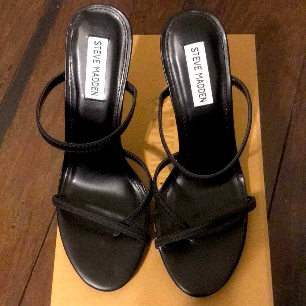 Black Steve Madden Strappy Heels!!